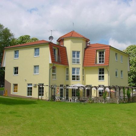 Landhotel Am Peetscher See Міров Екстер'єр фото