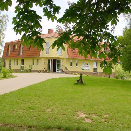 Landhotel Am Peetscher See Міров Екстер'єр фото