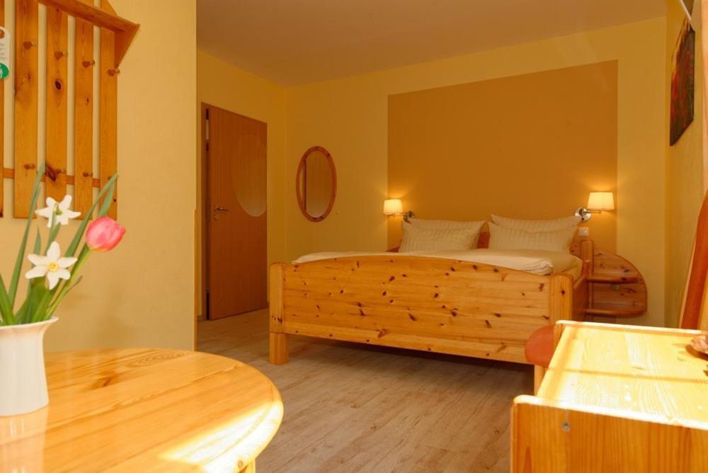 Landhotel Am Peetscher See Міров Екстер'єр фото